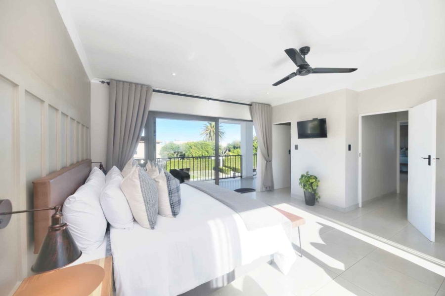 9 Bedroom Property for Sale in Westcliff Western Cape